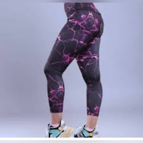 Nike Pants - Nike Black and Pink Leggings Size M